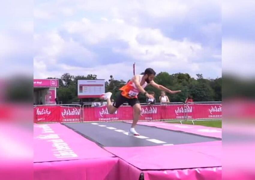 How fast is marathon world record pace You might fall over when you find out. Canning Conveyor